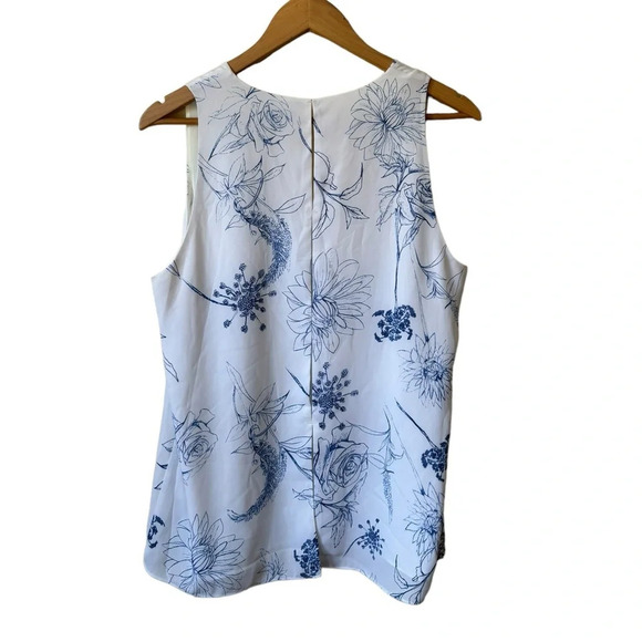 Aritzia Babaton Maddox Blouse Flowly V Neck Sleeveless Size M Hand drawn Print - Picture 8 of 9